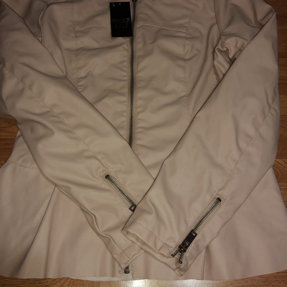 Jacket - Picture 5 of 5